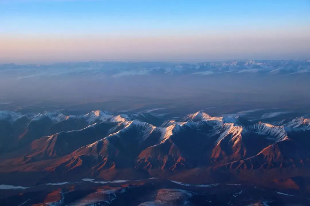 甘肃之光，高科技产品重塑生活，引领未来新纪元